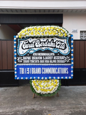 Papan Bunga Duka di Karang Suraga